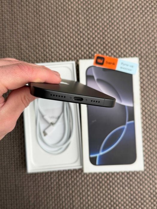 КАТО НОВ! iPhone 16 Pro MAX Лизинг от 32Е/мес MAX Black Titanium 256G