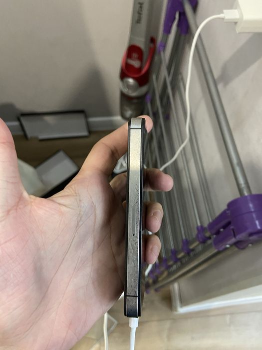 Продам Iphone 4S