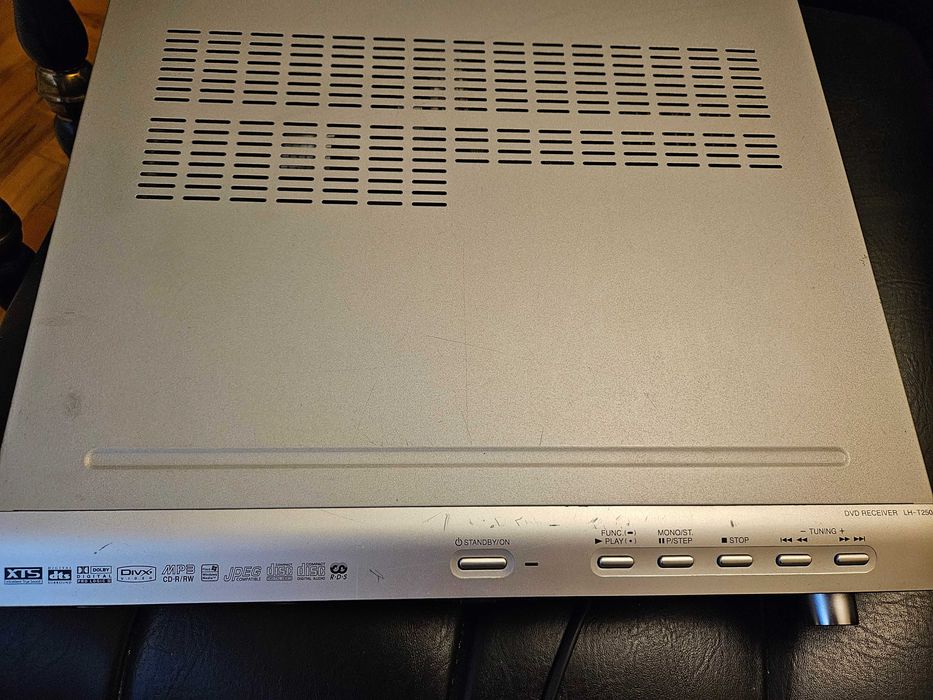 DVD  плеъри Elite PV-371X  и LG LH-T250SC