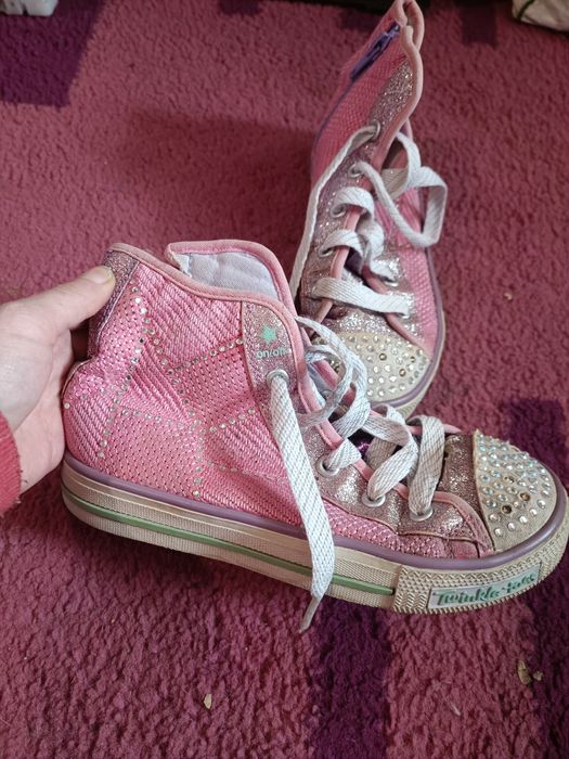 Încaltaminte pentru fete