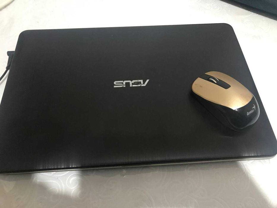 noutbook ASUS 11