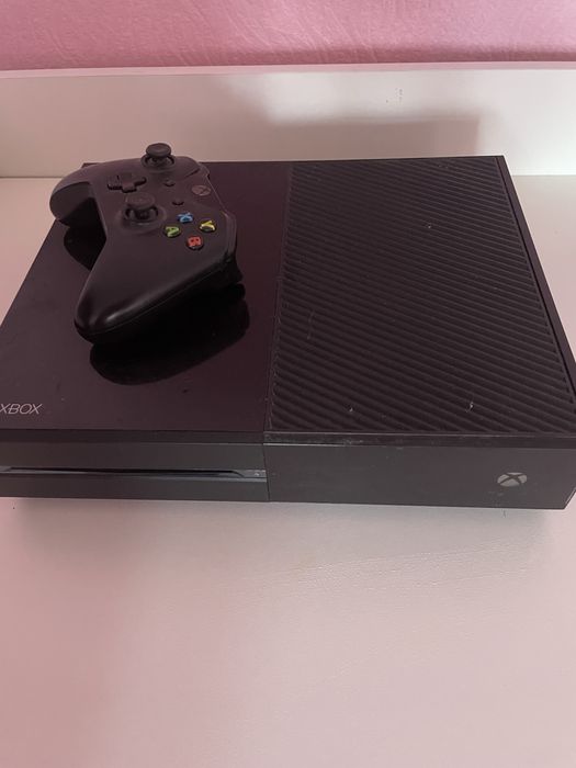 Продам Xbox one с киннектом б/у