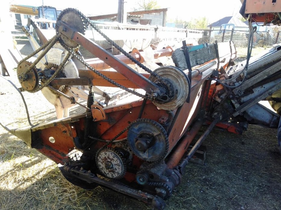 Комбайн зерноуборочный