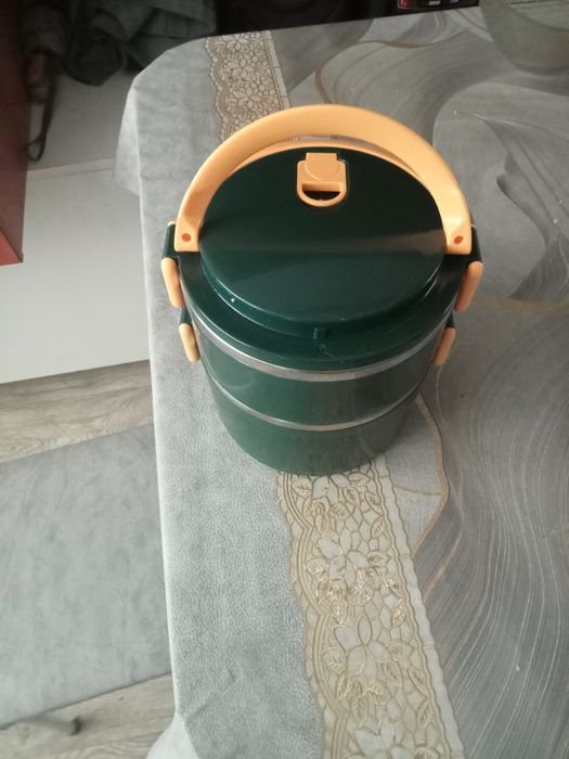 Продам двухъярусный бокс для еды