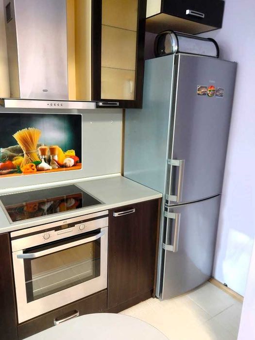 Дава се под наем Тристаен апартамент в Варна, Базар Левски - 90 кв.м за 765 € - Снимка #6