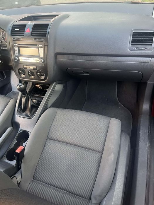 Продавам VW Golf 5