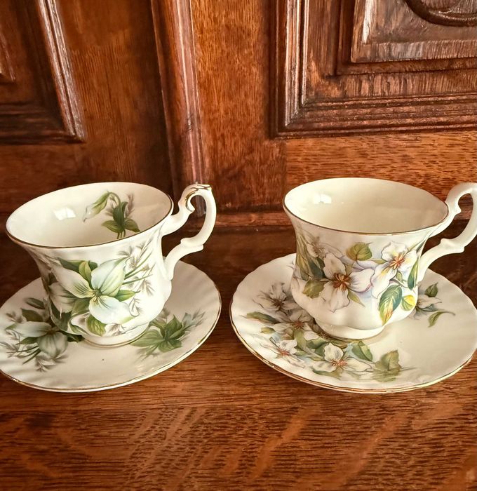 2 чашки за кафе с подложни чинийки Royal Albert