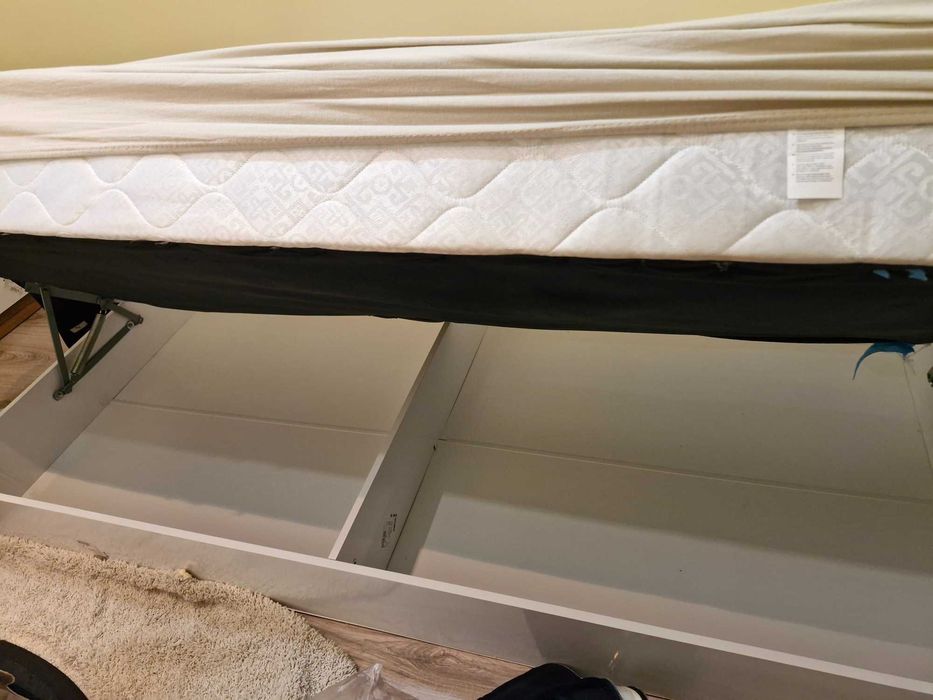 Чисто ново легло тип приста