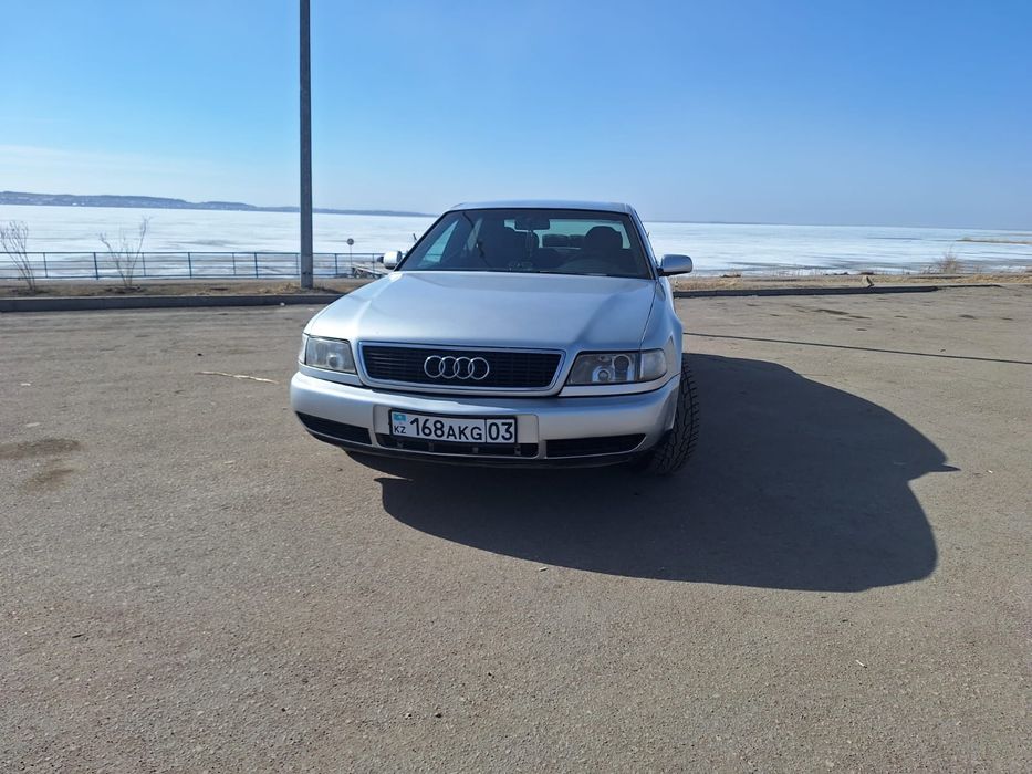 Продам Audi A8 D2