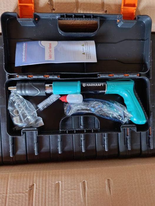 Pistol pneumatic (150 cuie incluse in set)
