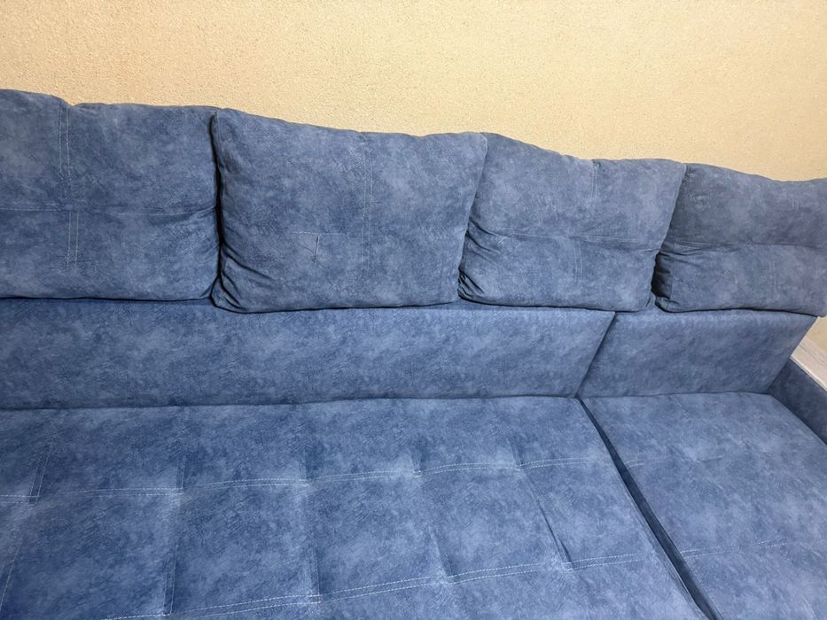 Срочно продам диван