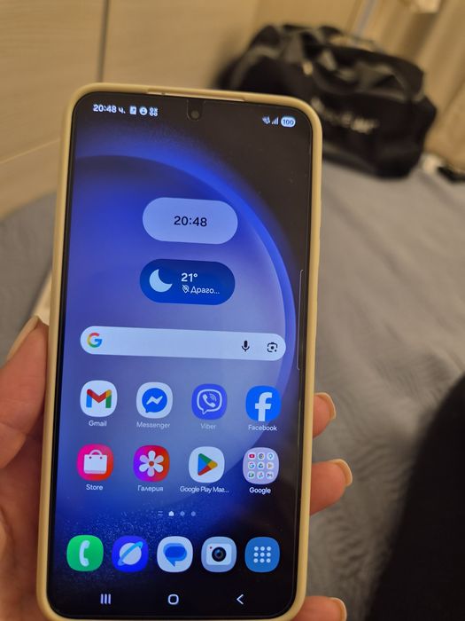 Много запазен телефон Samsung  S23