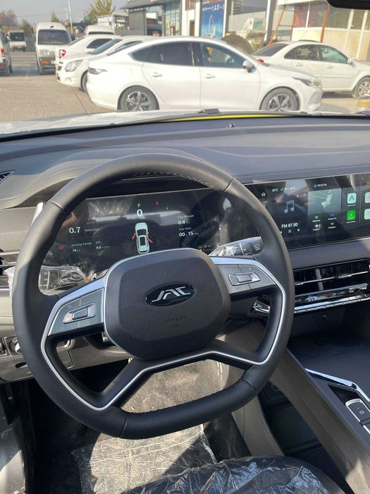 JAC JS8 PRO crossover