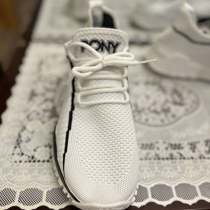 Спортивные белые Кроссовки  из Америки