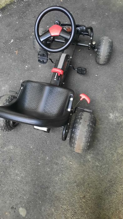 Kart cu pedale pentru copii