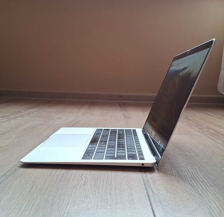 13.3' Apple MacBook Air 13.3 2018 Retina Core i5/8GB RAM/128GB SSD/Бат.4ч