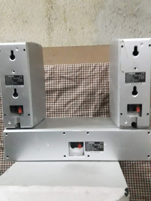 Yamaha озвучителна система със суббуфер