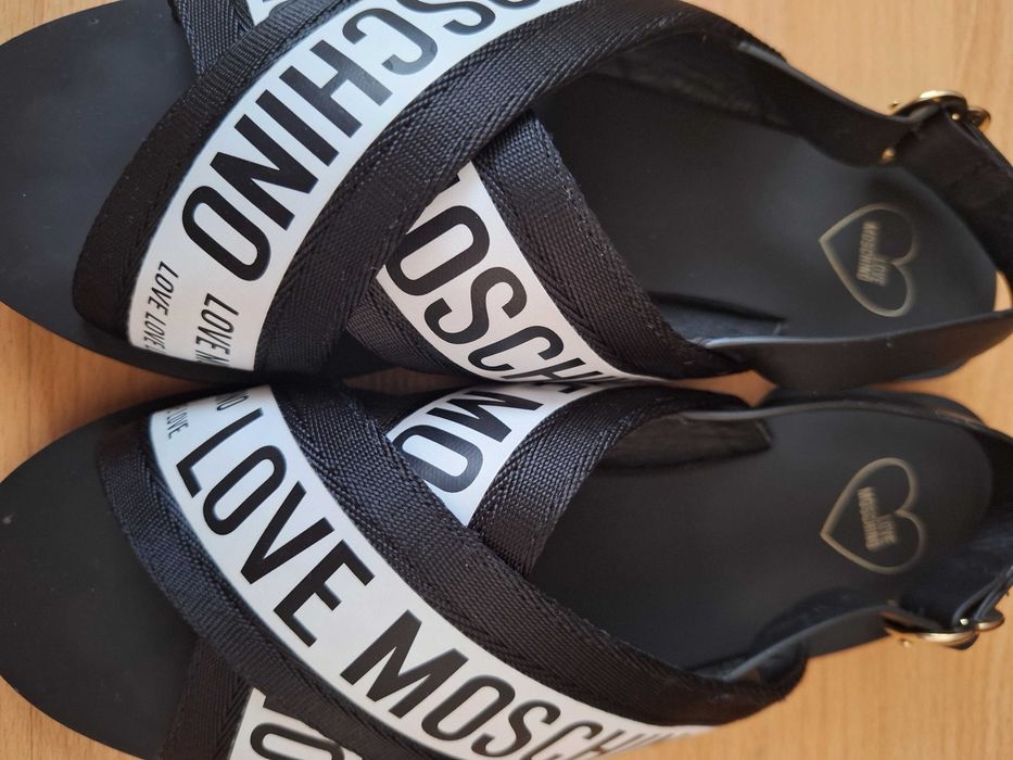 Сандали Love moschino 38 като нови