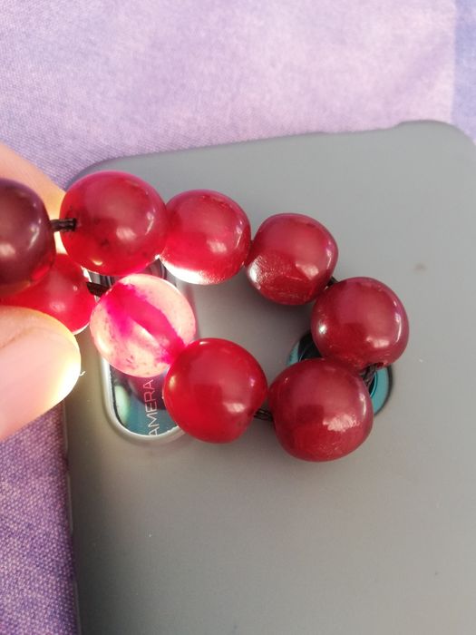 Червена броеница