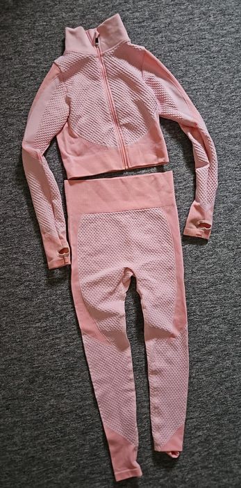 Haine de sport femei.