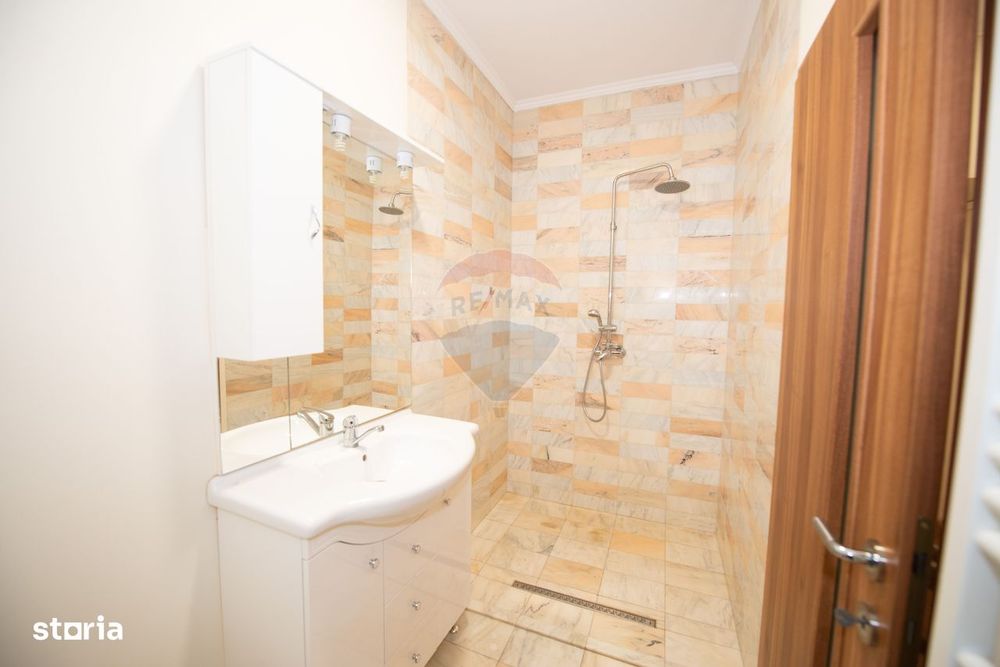 Apartament 3 camere, 97 mp, nemobilat, metrou Eroii Revolutiei