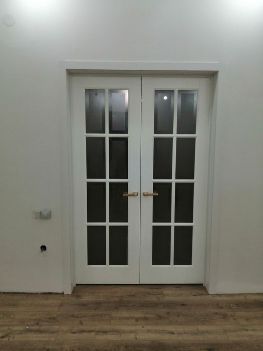 Установка меж ком дверей.