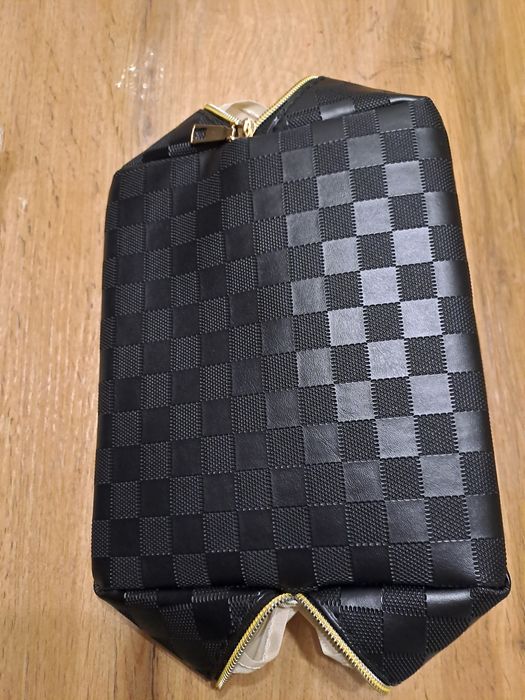 Продам новые космитички