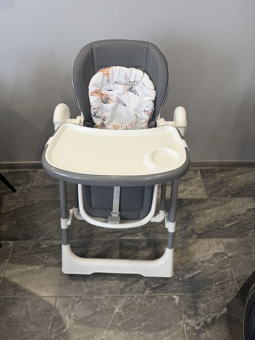 Chipolino 1 броя бебешки столчета за хранене !!!