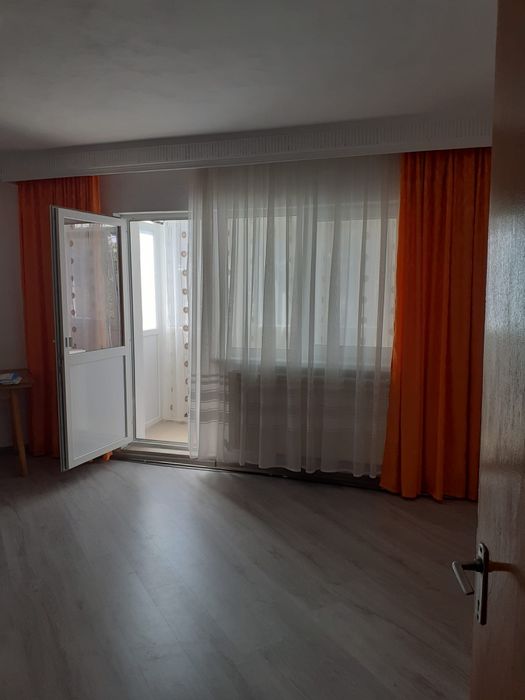 Inchiriez apartament nemobilat 2 camere Gavana 3