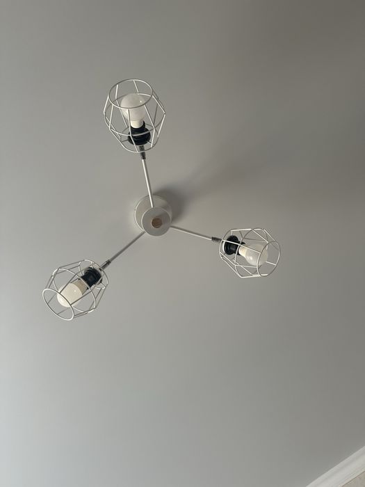 Продам люстры 2 шт