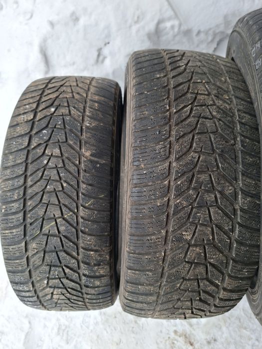 Продам шины 235/45/18