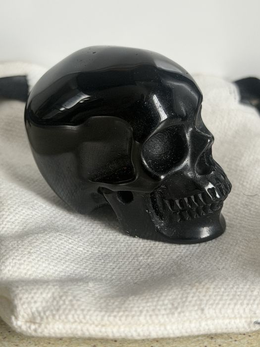 Craniu,skull sculptat in cristal obsidian