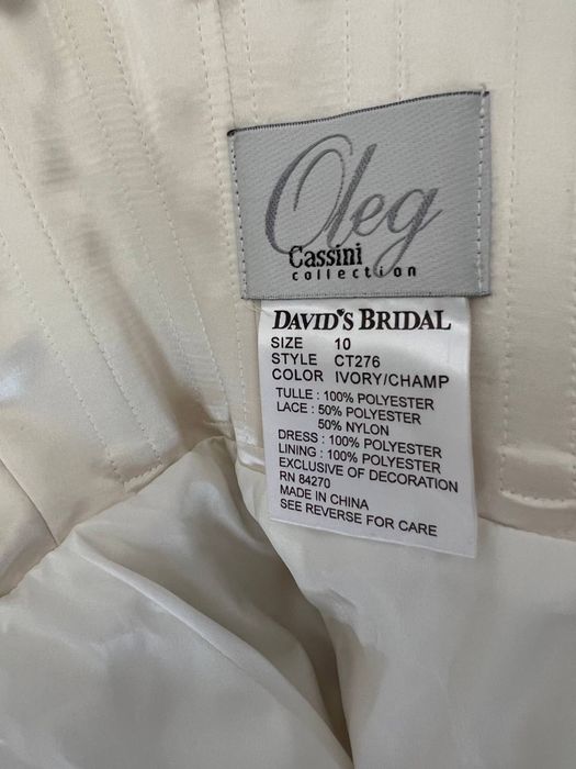 Свадебное классическое платье со шлейфом Oleg Cassini с биркой