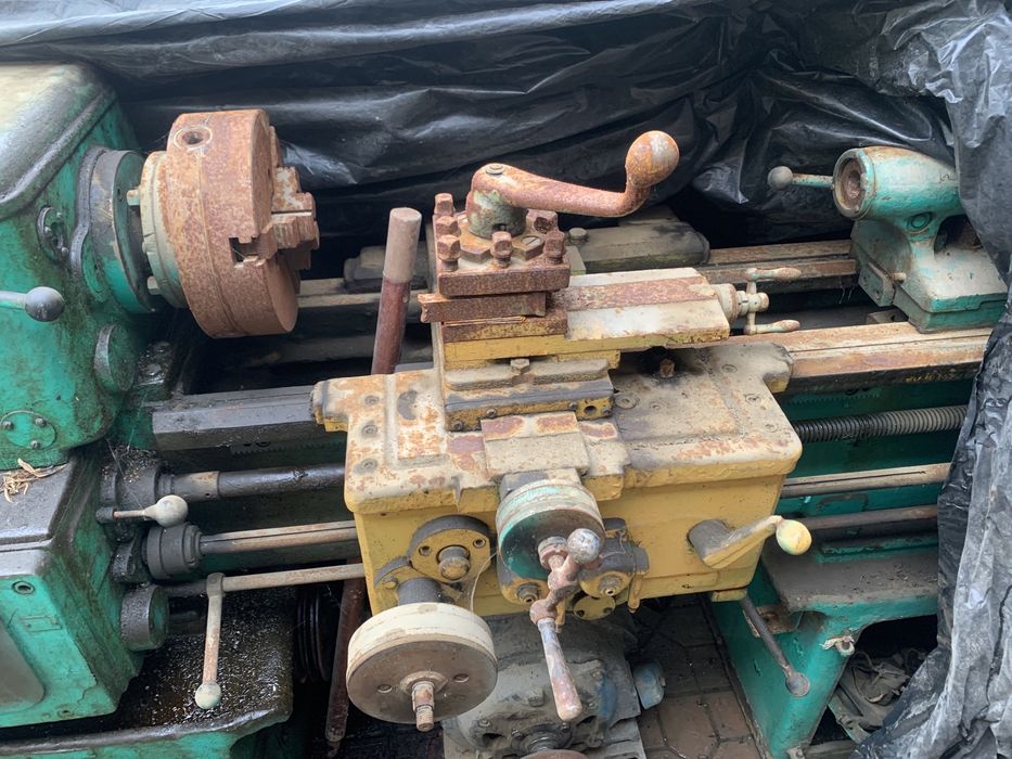 Продаеться токарный станок