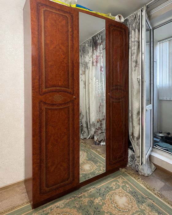 Продам шкаф, комод и зеркало