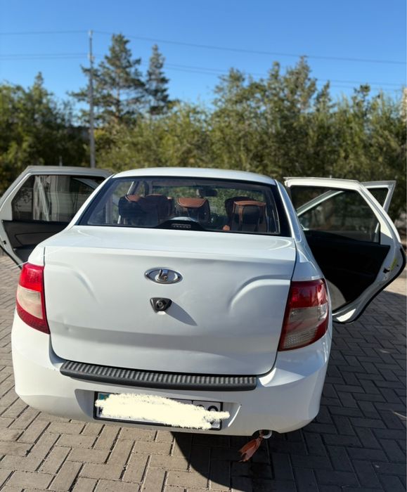 Продам машину Lada Granta 2013 года выпуска