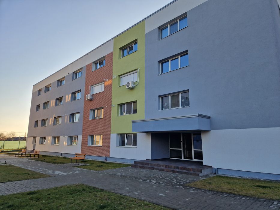 Vand Garsoniera noua in bloc nou Str Mihai Bravu din Ploiești.  Etaj 1