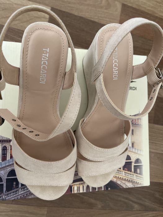 Продам босоножки 36р