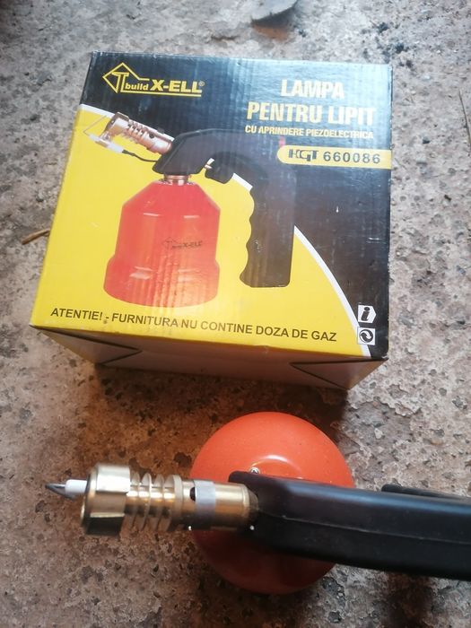 Lampa cu gaz pentru lupt, cu aprindere piezoelectrica