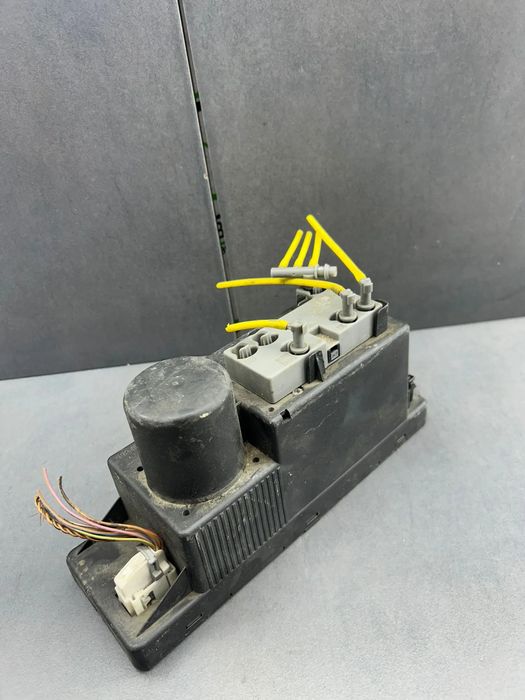 Pompa vacuum inchidere 2108002548 Mercedes-Benz E-Class 1996