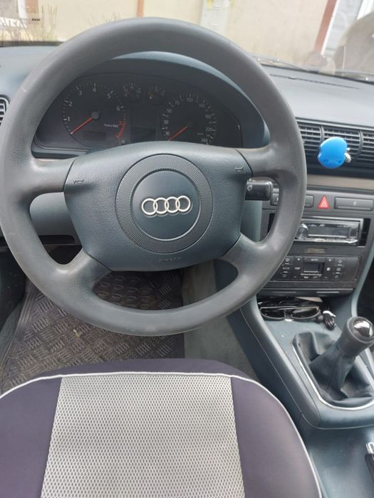 Audi A4 1.6 benzină 2000 – pornește – stare bună – preț negociabil
