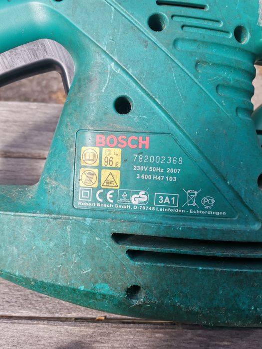 BOSCH - Оригинална електрическа ножица за жив плет.