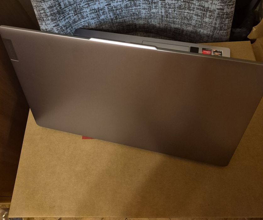 Vând Laptop Lenovo Nou Nouț-URGENT!!
