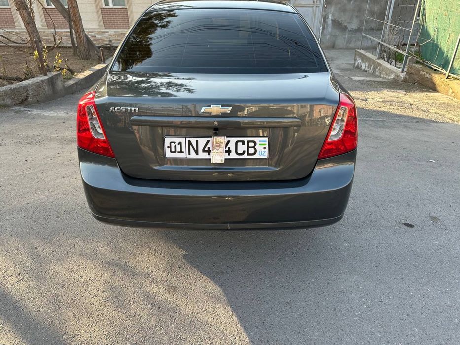 2019 Jentra sotiladi moshina xolati yaxshi. 80% joyi shumka qilingan.