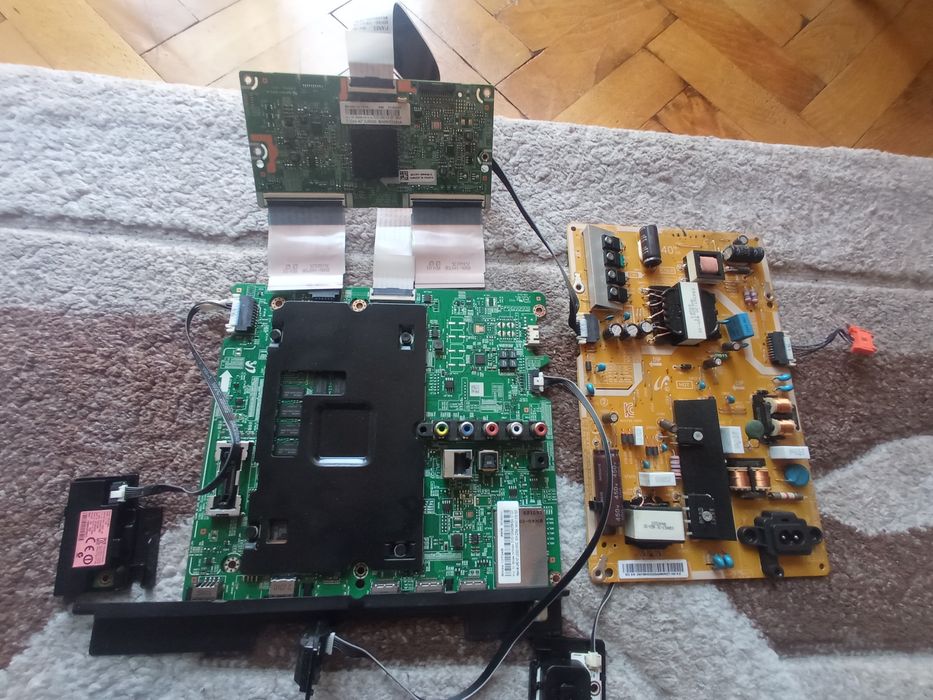 Sursa și placa TV Samsung UE40JU6000W