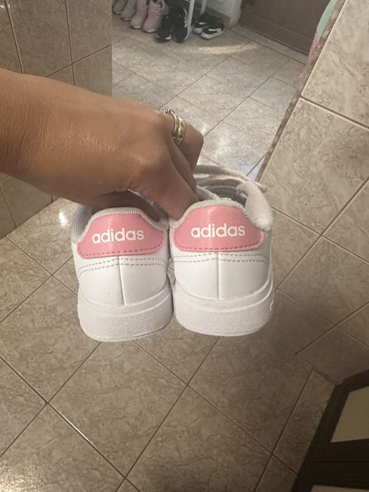 Adidasi adidas marime 28