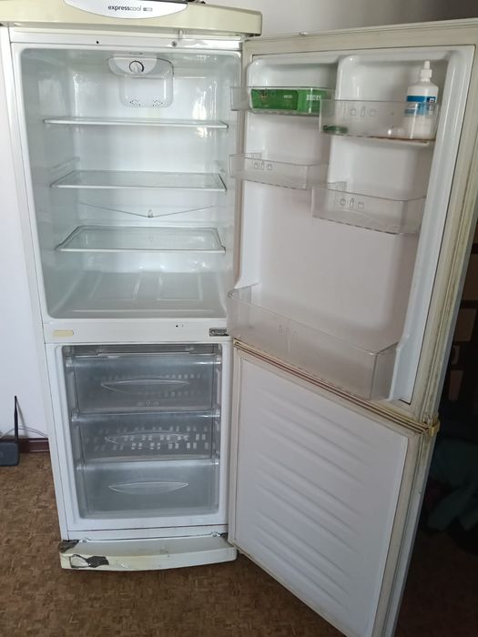 Продам холодильник LG