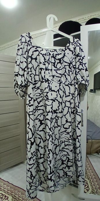 Продам платья 3500