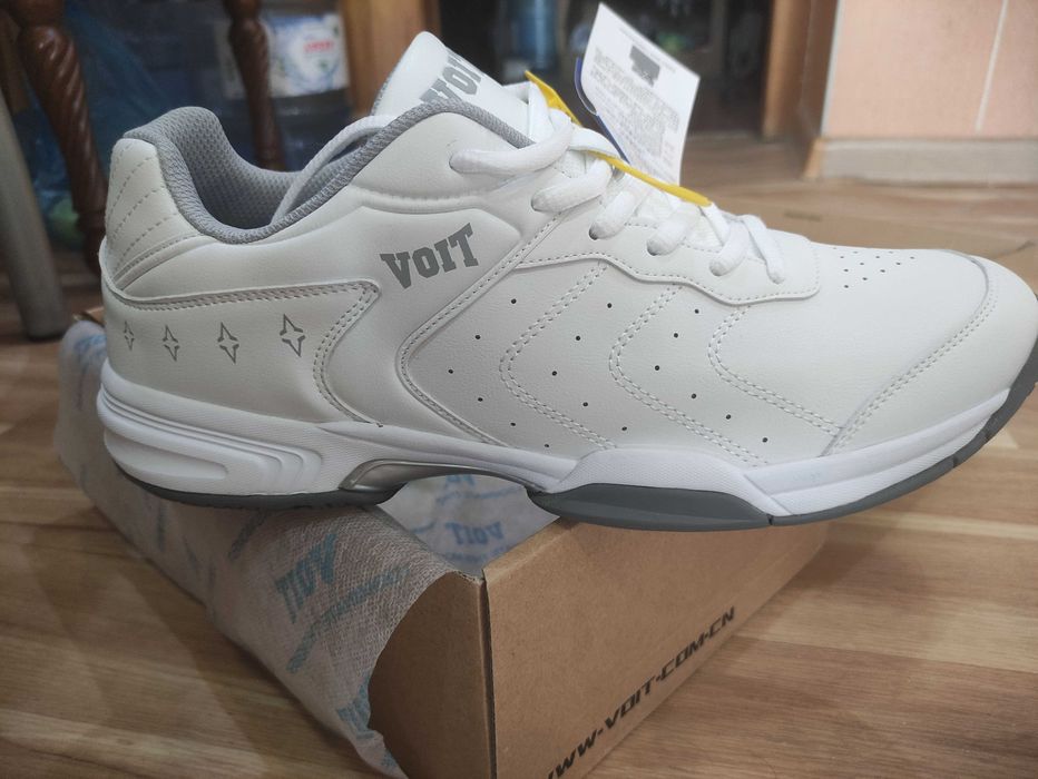 Кроссовки  бренд VOIT
