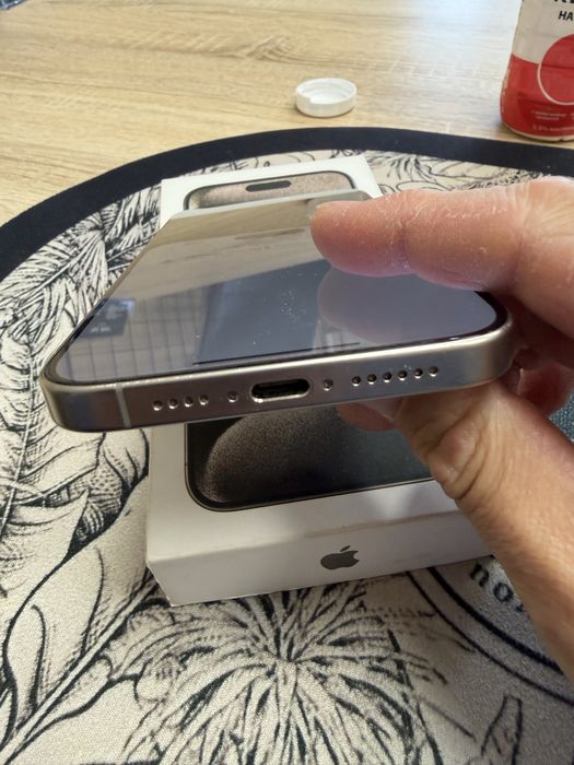 iPhone 15 Pro Max 256gb - перфектен, комплект